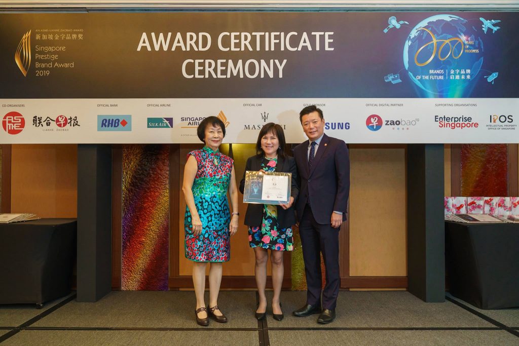 87-SA902633-2019-award-certificate-ceremony